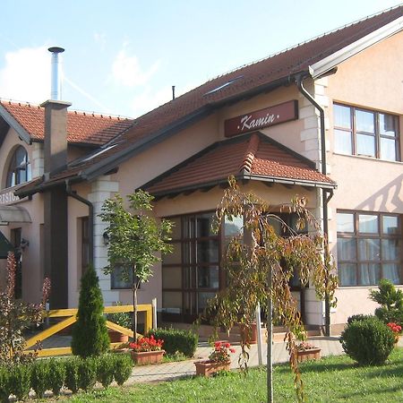 Bed and Breakfast Pansion Kamin Lukavica Zewnętrze zdjęcie